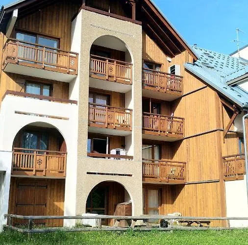 Avec Jardin Et Garage Апартаменты Ле дез Альп